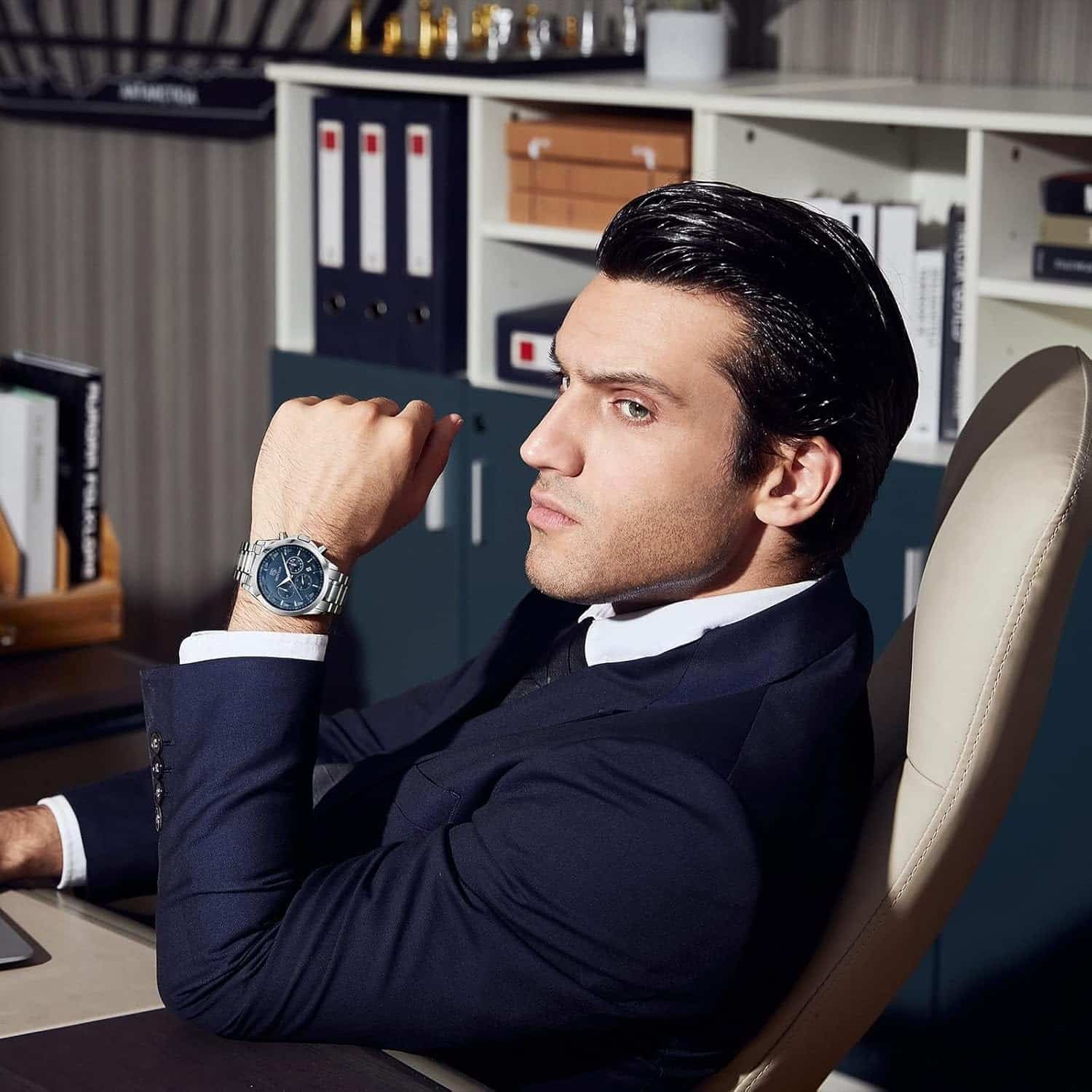 Montre homme chronographe étanche avec date et grand cadran - vue 3