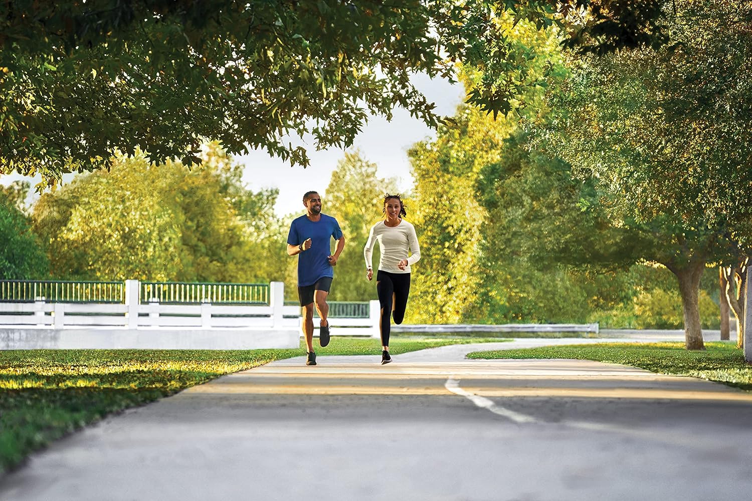 Garmin Venu 2 montre connectée GPS avec écran AMOLED et autonomie 11 jours, grise - vue 3
